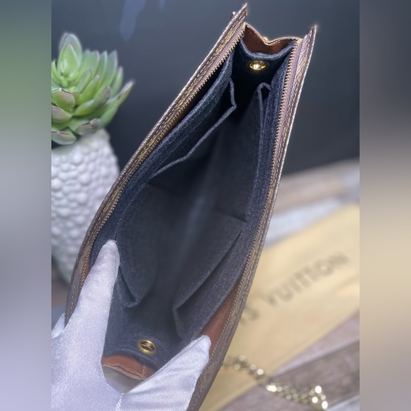 Louis Vuitton Pouch 26 and Wallet - Picture 8 of 13